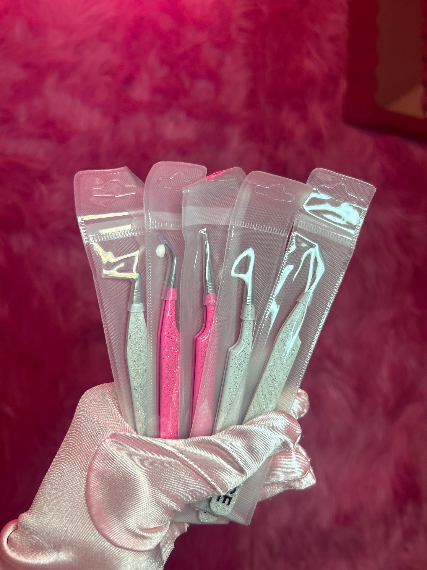 White - Glitzy Lash Tweezers Rubber Gel Stainless Steel